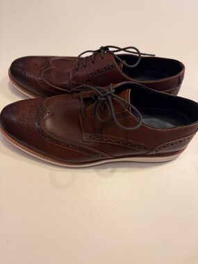 Jos.A.Bank Classic Men's Brown Wingtip Oxford Lace-Up Shoes Sz 10.5.  Tub8